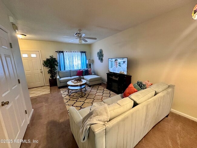 Building Photo - 12311 Kensington Lakes Dr