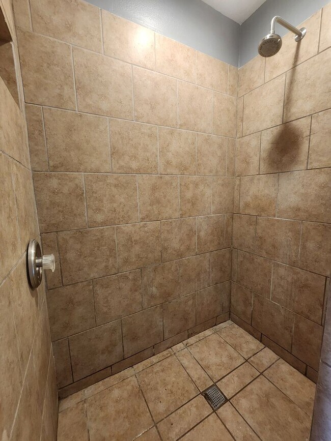 Building Photo - 3/2~Vista Pines Loop~Nice Big Corner Lot, ...