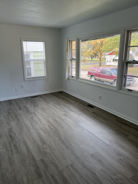 Building Photo - 1111 6th St