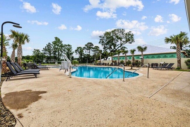 Building Photo - 587A Sunnyside Ave