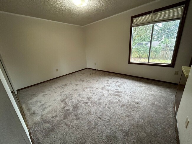 Building Photo - Burnt Bridge Creek Neighborhood