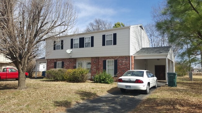 Building Photo - 1907 Messenger Cir