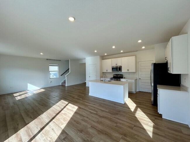 Building Photo - Beautiful Newly Built 4 Bed, 2.5 Bath Home - Loudoun Place Neighborhood