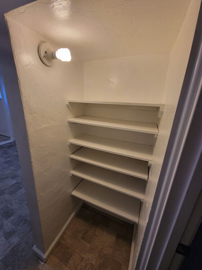 Building Photo - Apartment for Rent in Chico! 2 Bedroom 1 Bathroom + Bonus Room