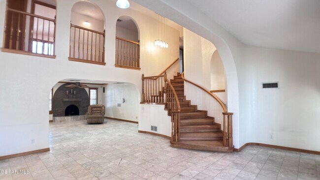 Building Photo - 4719 Frankfort Ave