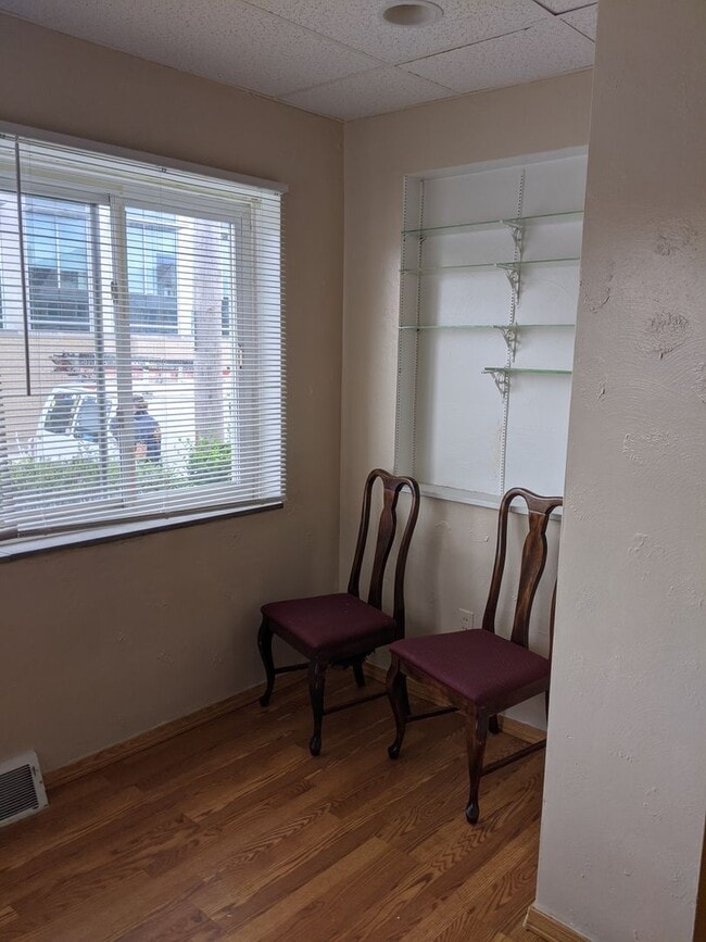 Building Photo - Renovated South Oakland 6 bedroom House