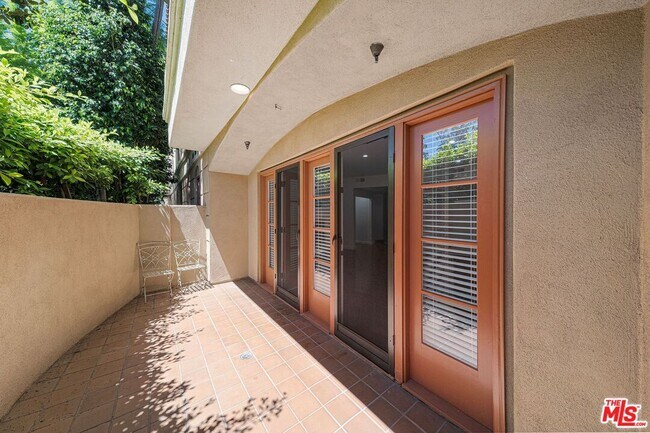 Building Photo - 235 S Gale Dr