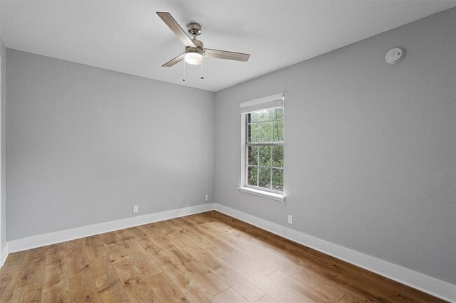 Building Photo - 1203 Thackeray Ln