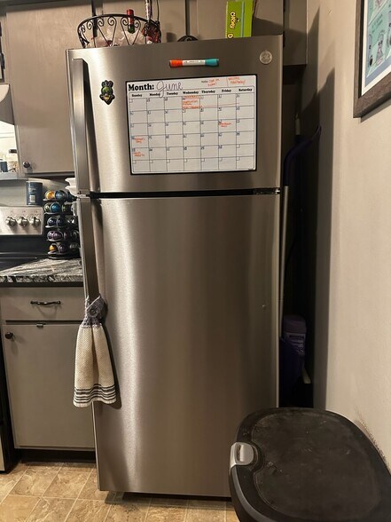 Kitchen Refrigerator - 1150 Inca St