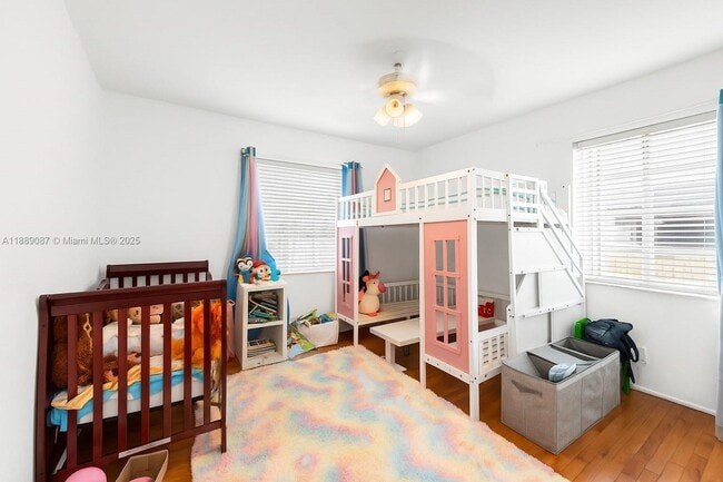Building Photo - 1545 Normandy Dr