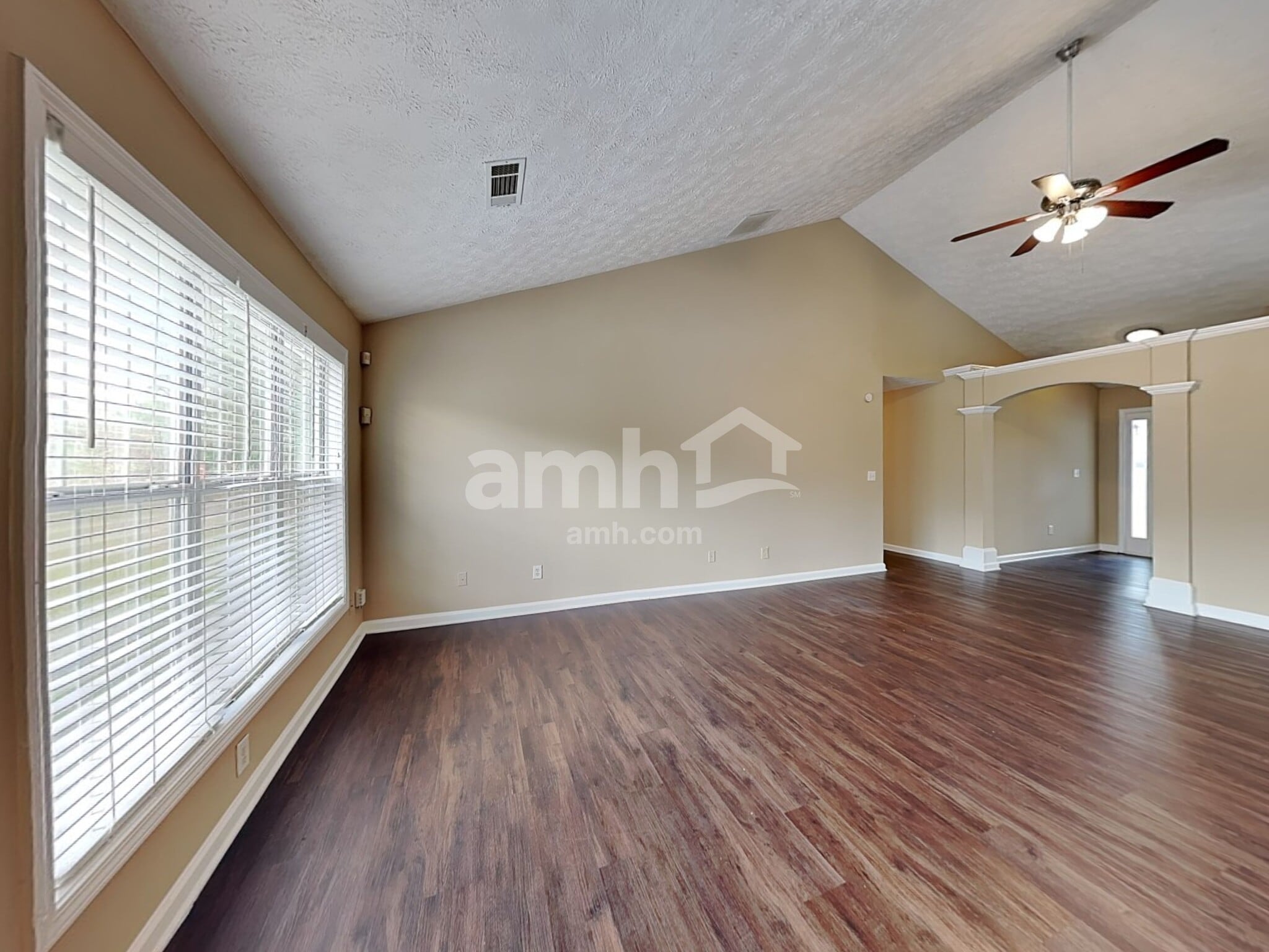 Building Photo - 1545 Maple Pointe Ct