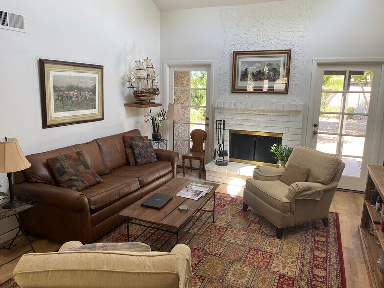 Building Photo - 9426 E Jenan Dr