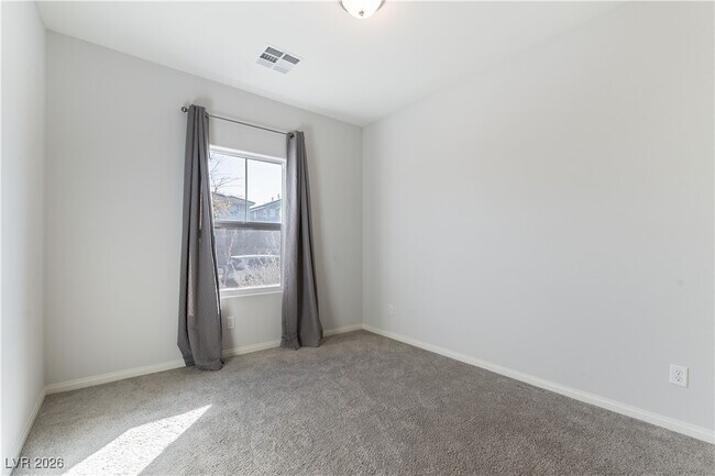 Building Photo - 747 N Water St