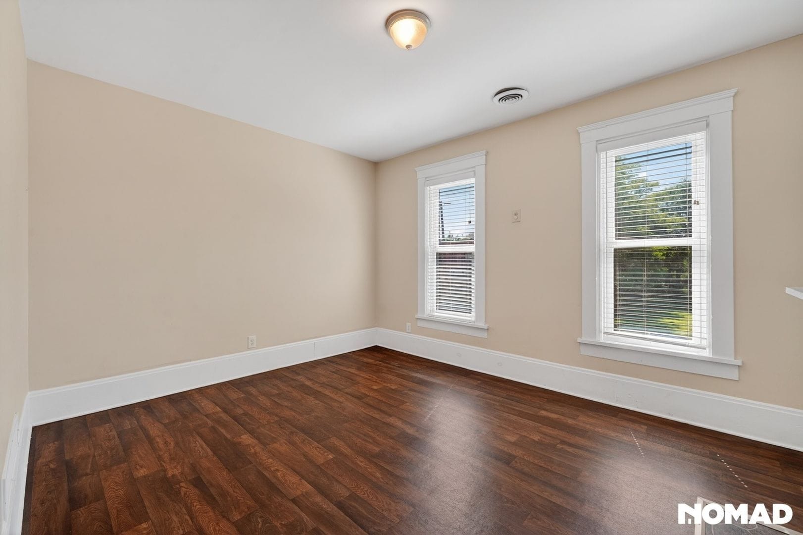 Building Photo - 1855 W 58th St