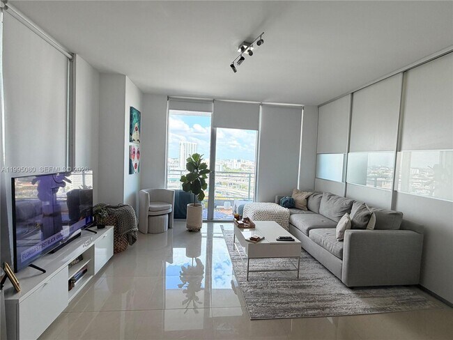 Building Photo - 90 SW 3rd St