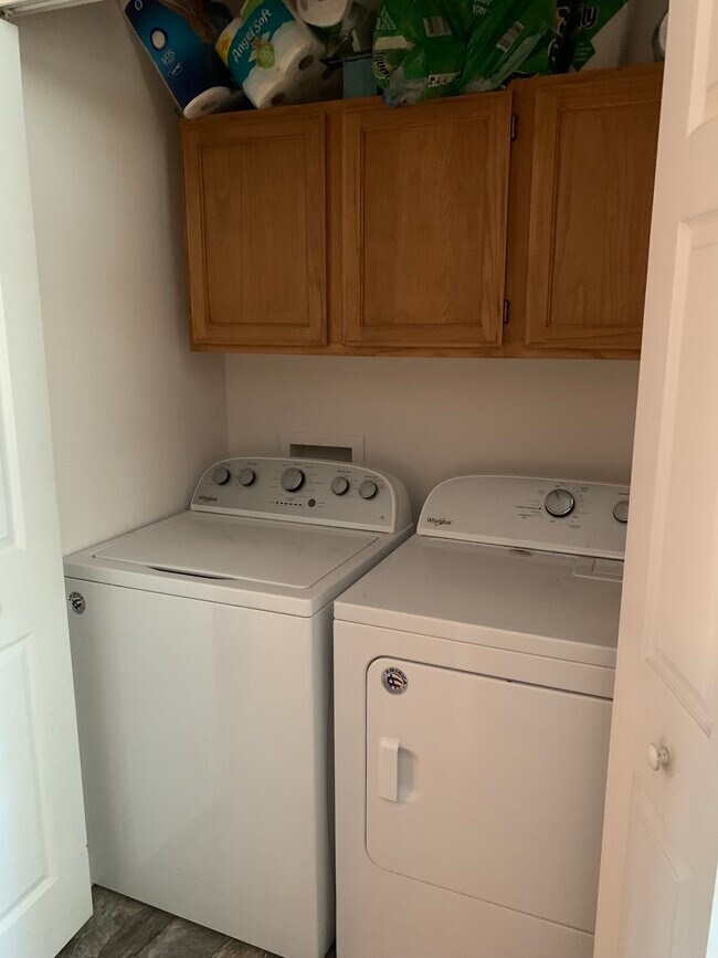 Building Photo - 250 Opus Ct