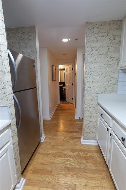 Building Photo - 3481 Lakeside Dr NE