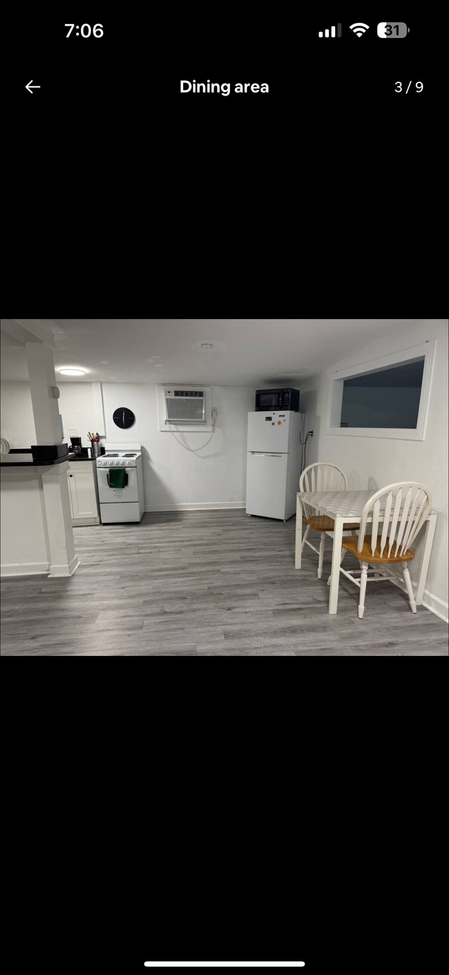 Building Photo - 3417 W Leroy St