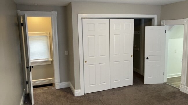 Building Photo - 1150 Creighton Ave