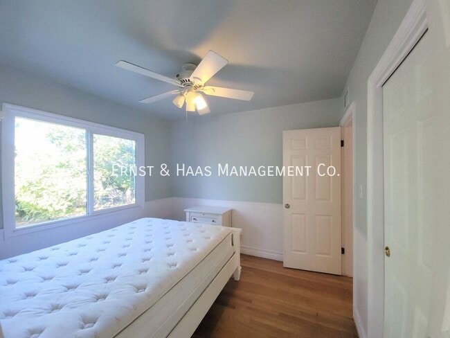 Building Photo - 869 E Kallin Way