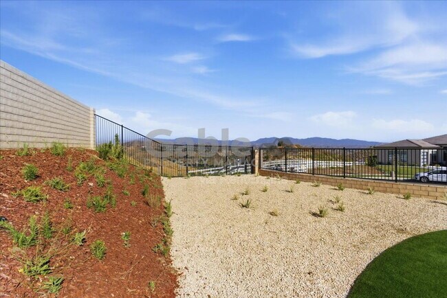 Building Photo - 30000 N Camino los Robles