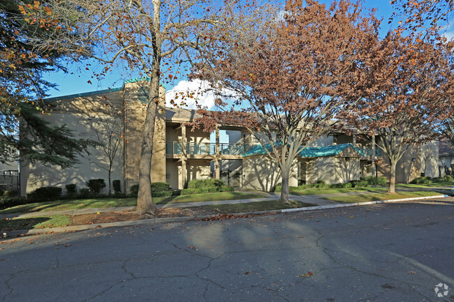 Building Photo - Sherman Oaks Plaza