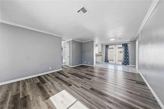 Building Photo - 251 Meyers Ave