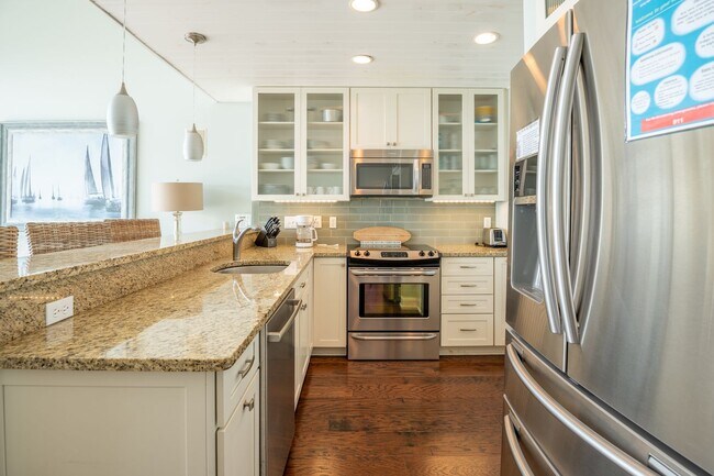 Building Photo - OCEANFRONT, OFF-SEASON FURNISHED UNIT (CALL FOR AVAILABLE MONTHS)