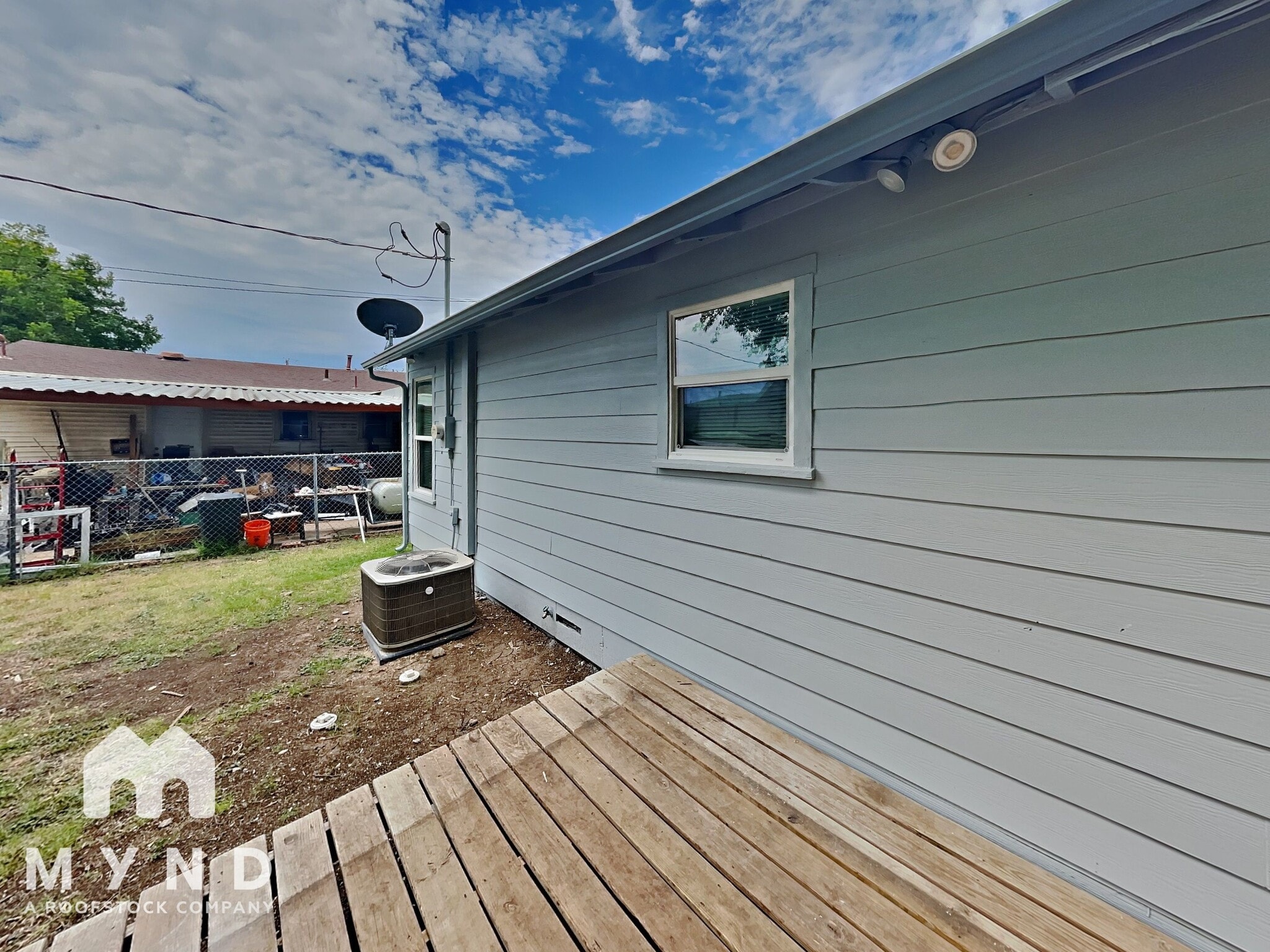 Building Photo - 110 N Redford Ln
