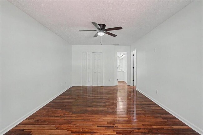 Building Photo - 3947 Camrose Pl