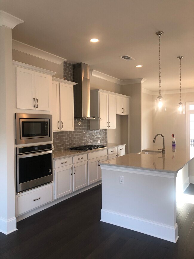 Building Photo - 3005 Rivermont Way