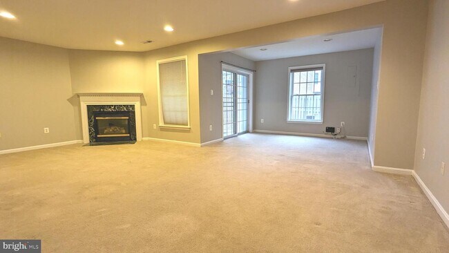 Building Photo - 3954 Royal Lytham Dr