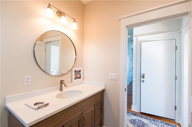 Building Photo - 34 Harrison Ave