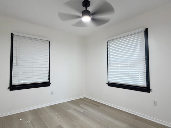 Building Photo - 4446 Linden Ave