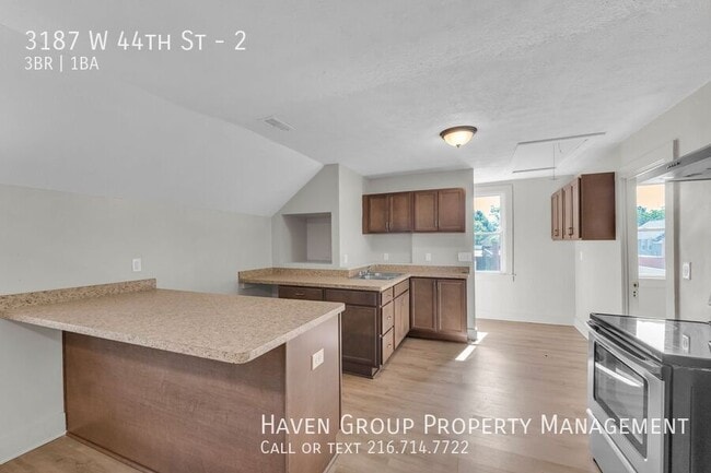 Building Photo - 3187 W 44th St