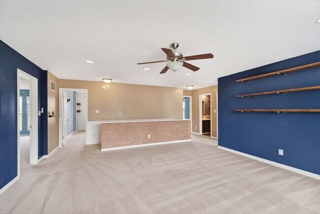 Building Photo - Quiet, comfort living in Westfield