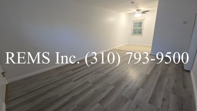Building Photo - Remodeled 1 Bedroom Upstairs Apartment w/ Garage Parking