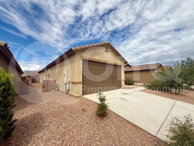 Building Photo - 13181 E Iron Chief Dr