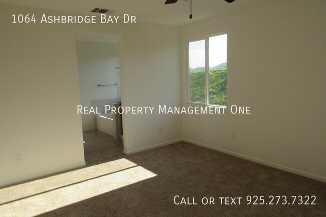 Building Photo - 1064 Ashbridge Bay Dr