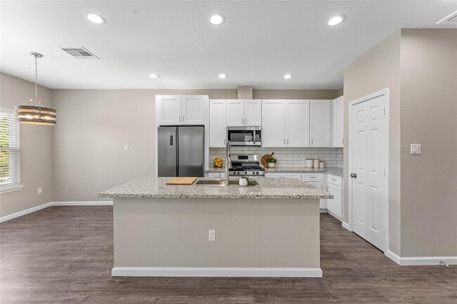 Building Photo - 5214 Jezebel St