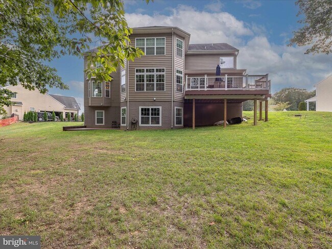 Building Photo - 171 Lackawanna Ln