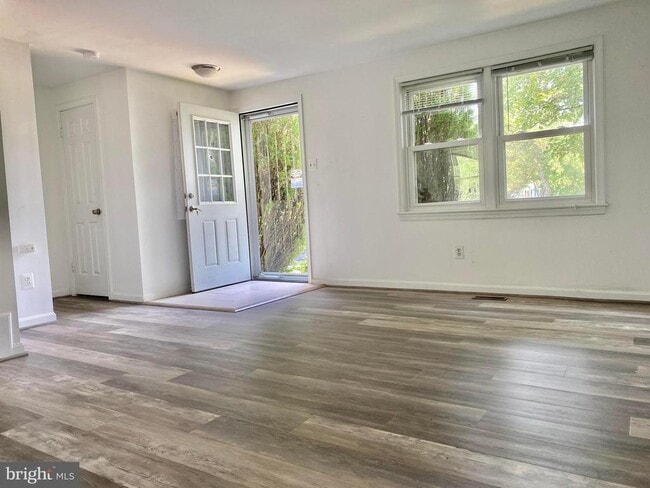 Building Photo - 7351 Crestleigh Cir