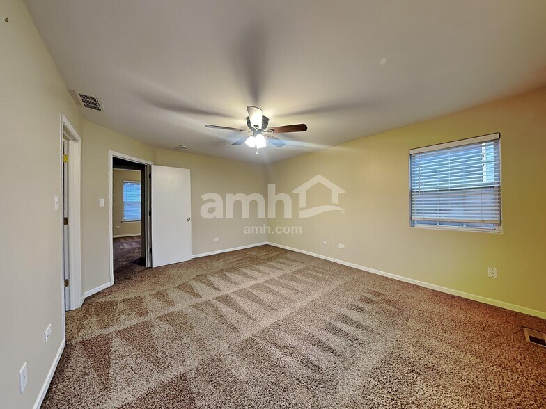 Building Photo - 7003 Pyramid Dr