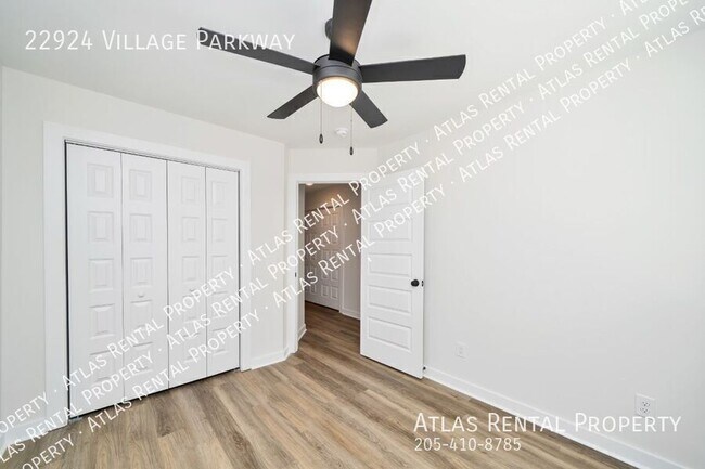 Building Photo - 22924 Village Pkwy