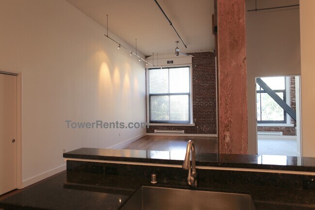 Building Photo - 310 Townsend St