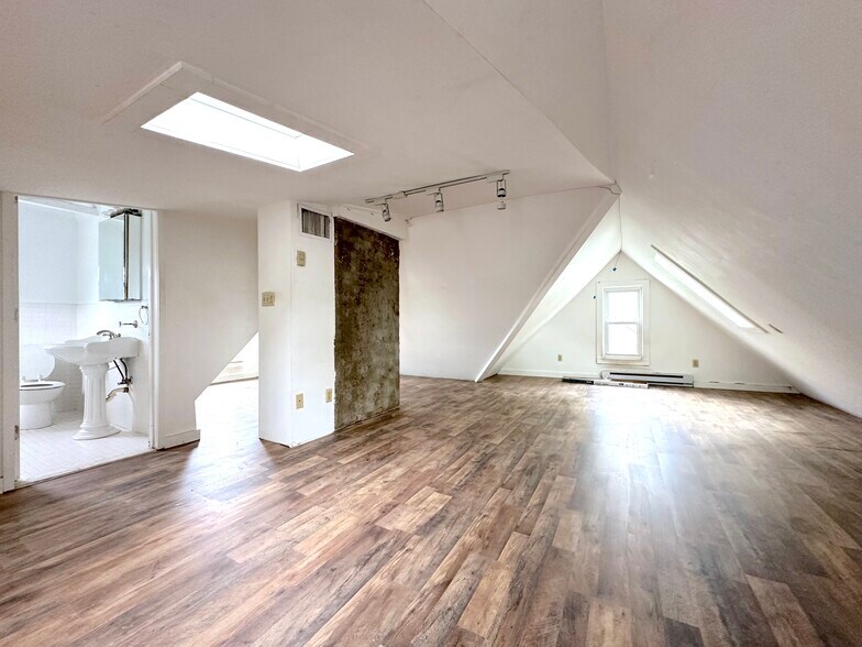 Building Photo - 41 Liberty Street Wh