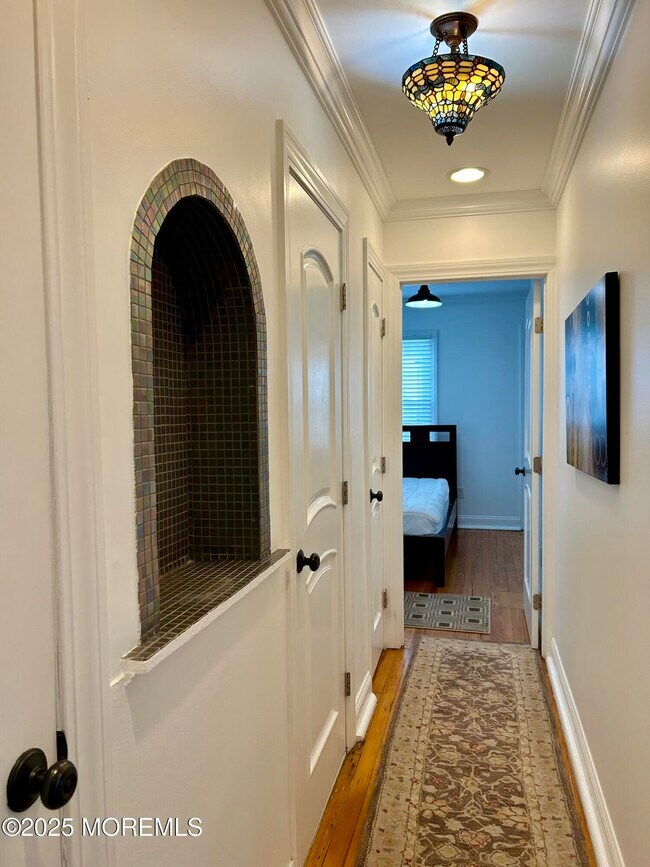 Building Photo - 303 Evergreen Ave