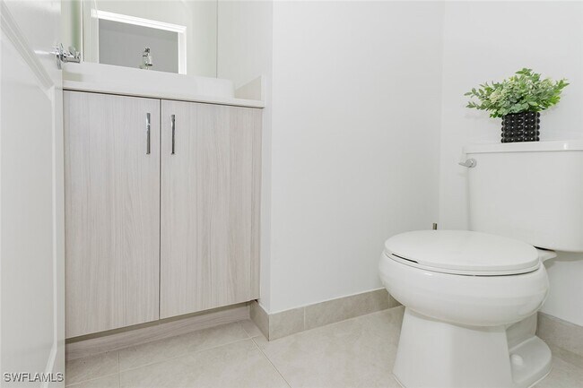 Building Photo - 5868 Agostino Way