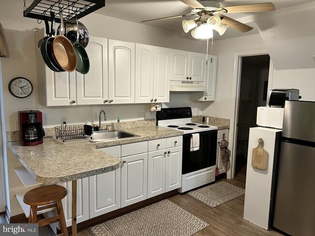 Building Photo - 5979 3rd St