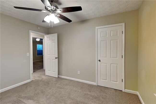 Building Photo - 163 Springbrooke Trl